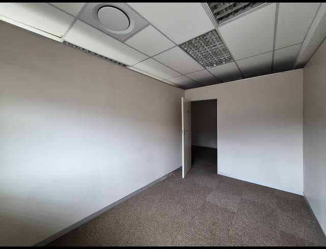 859M² OFFICE TO LET IN SUNNINGHILL